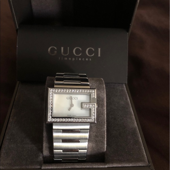 Gucci watch real diamonds Like NEW - Picture 1 of 4